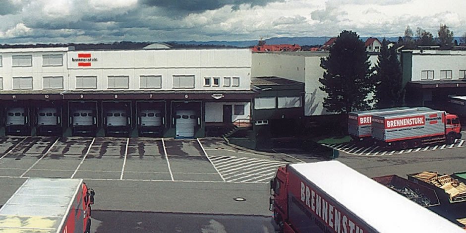 1977: Bouw van fabriek II in Tübingen
